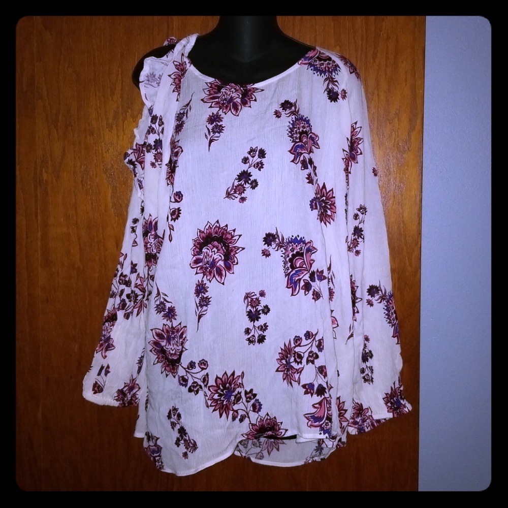 Beautiful cold shoulder top